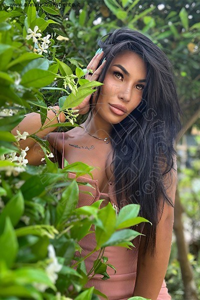 Foto Mandy Asiatica  Annunci Transescort Napoli